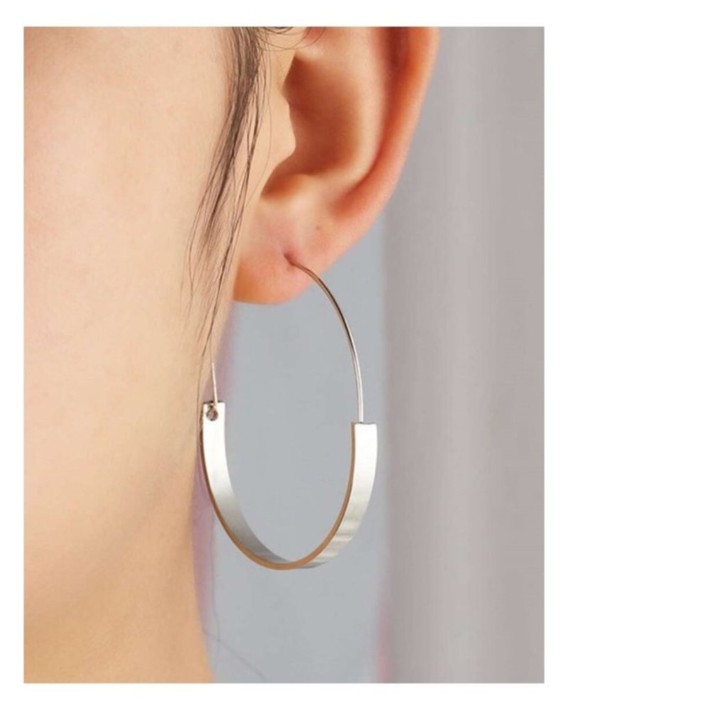 Minimalist Simple Elegant Lightweight Silver Tone Hoop Earrings
